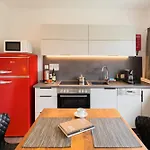 Urban Island I Riverside Apartments
